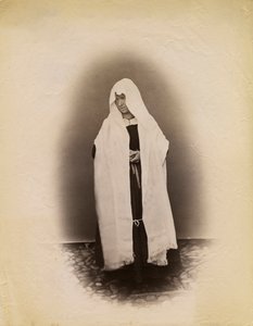 Frau in Witwentracht, Parre, Lombardei, Italien, Fotografie von Premiata Fotografia Taramelli, Bergamo von Italian Photographer