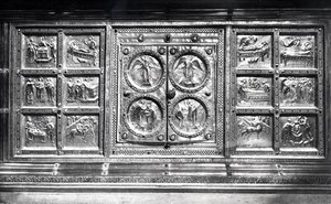 Rückseite des Wulvinius-Altars, geschenkt von Angilberto II im Jahr 835