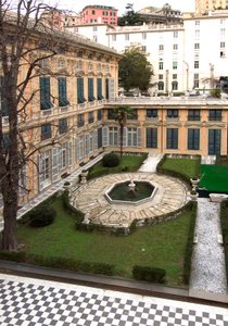 Ansicht des Hofes des Palazzo Bianco (oder Palast von Luca Grimaldi), erbaut 1530 und 1540 in Genua, Italien von Italian School