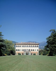 Ansicht der Fassade der Villa reale di Marlia (oder Palazzo Orsetti) von Italian School