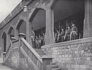 Verriegelung der Turmtore, Salutieren der Schlüssel