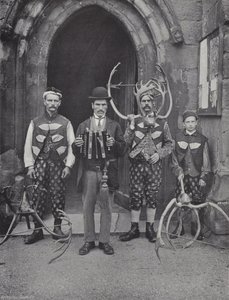 Der Horntanz, Abbots Bromley, vier der Darsteller von J. Benjamin Stone