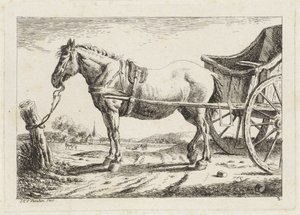 Stehendes Pferd, vor einen Wagen gespannt