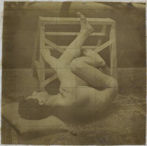 Studie eines männlichen Aktmodells, liegend mit Beinen gegen eine Stufe gestreckt, im Atelier von Jacques de Lalaing von Jacques Lalaing (attributed to)