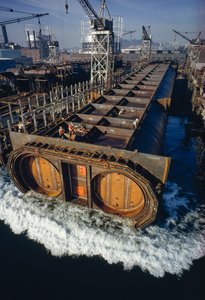 Ein Abschnitt eines Tunnelrohrs für BART, Bay Area Rapid Transit Massenverkehrssystem, flo...