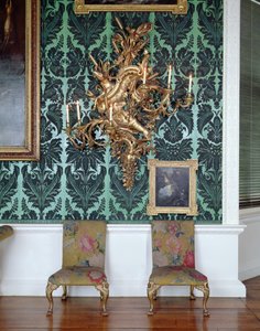 Stühle und Girandole aus der Galerie-Suite
