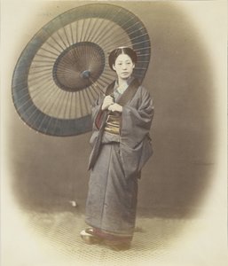 Japanische Frau mit Regenschirm