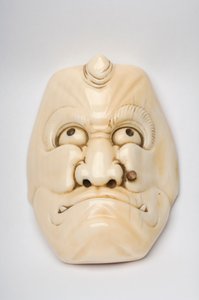 Okimono-Maske als Charakter aus dem Kabuki oder anderem Theater