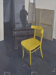 Atelierinterieur mit gelbem Stuhl, 2023