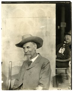 Mann mit Hut, Medaille, ca. 1905-40 von Jessie Tarbox Beals