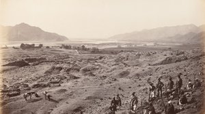 Fluss-Schlucht oberhalb von Lalpura mit Blick auf Bassaule, um 1878 (Foto)