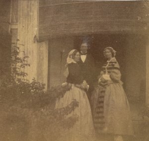 [Gräfin Canning mit Gästen, Regierungshaus, Allahabad], 1858