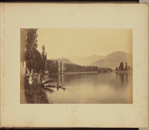 Die Besucher erreichen Srinaggar von John Edward Saché