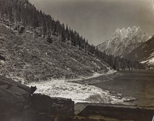 Album "Meine Weltkriegs-Erinnerungen Südwestfront (Kärnten, Italien, Südtirol) 31/03/1915-12/11/1918 - Josef Zohles Wien": Berglandschaft (s/w Foto) von Josef Zohles