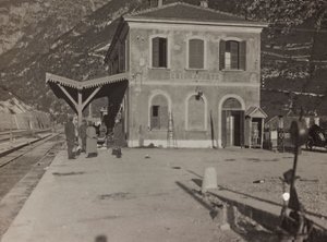 Album "Meine Weltkriegs-Erinnerungen Südwestfront (Kärnten, Italien, Südtirol) 31/03/1915-12/11/1918 - Josef Zohles Wien": Bahnhof von Chiusaforte (s/w Foto) von Josef Zohles