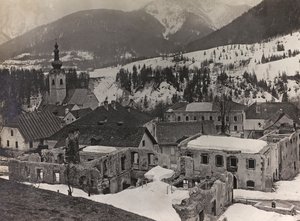 Album "Meine weltkriegs - Erinnerungen Südwestfront (Kärnten, Italien, Südtirol) 31/03/1915-12/11/1918 - Josef Zohles Wien": Trümmer in Tarvisio von Josef Zohles