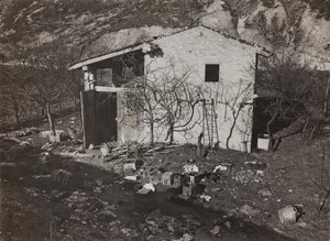 Album "Meine Weltkriegs-Erinnerungen Südwestfront (Kärnten, Italien, Südtirol) 31.03.1915-12.11.1918 - Josef Zohles Wien": Haus (s/w Foto) von Josef Zohles