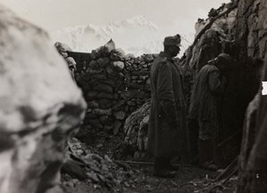 Album "Meine Weltkriegs-Erinnerungen Südwestfront (Kärnten, Italien, Südtirol) 31/03/1915-12/11/1918 - Josef Zohles Wien": Soldaten in den Schützengräben von Josef Zohles