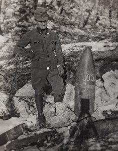 Soldat mit Kugel von Josef Zohles