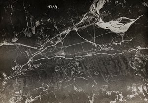 Album "Meine Weltkriegs-Erinnerungen Südwestfront (Kärnten, Italien, Südtirol) 31.03.1915-12.11.1918 - Josef Zohles Wien": Luftaufnahme der italienischen Stadt