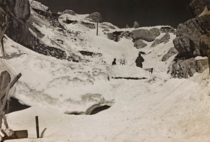 Album "Meine weltkriegs - Erinnerungen Südwestfront (Kärnten, Italien, Südtirol) 31/03/1915-12/11/1918 - Josef Zohles Wien": Soldaten im Schnee
