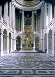 Die königliche Kapelle, Blick nach Osten zum Altar, begonnen 1699 von Jules Hardouin Mansart