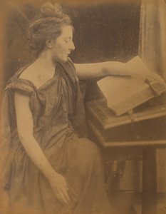 [Frau in Roben liest ein Buch], 1870