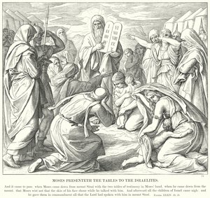 Moses übergibt die Tafeln den Israeliten