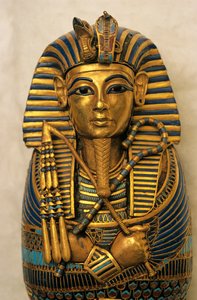 Kanopenkästchen für Eingeweide, Tutanchamun; Ausstellung; Katalog; Neues Reich; Ägypten