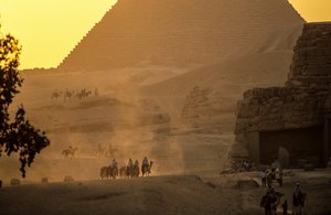 Ägyptens Altes Reich; Gizeh-Pyramiden-Szenen; Gizeh; Ägypten von Kenneth Garrett