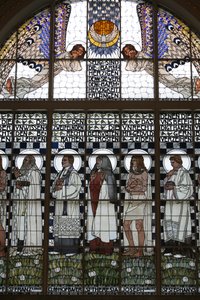 Buntglas der Kirche Am Steinhof (Kirche Leopld), Wien, Österreich (Foto)