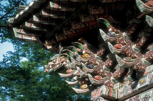 Sŏgwang-sa Tempel, Kosan County, Kangwon Provinz, Nordkorea, Detail des Dachs (Foto)