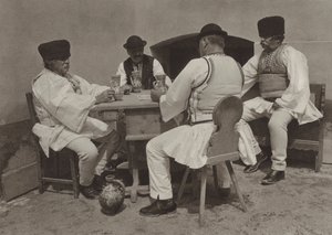 Rumänien: Poiana-Sibiului, Ein Glas Wein genießen von Kurt Hielscher