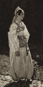 Jugoslawien: Prizren, Frauen in Nationaltracht