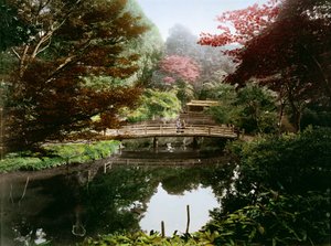 Japanischer Ziergarten in Blüte von Kusakabe Kimbei