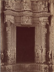 Innere Türöffnung Sas Bahu Tempel, Gwalior von Lala Deen Dayal