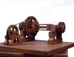 Holzmodell von Zahnrädern und Rädern basierend auf dem Design von Leonardo da Vinci. Wissenschafts- und Technikmuseum, Mailand.