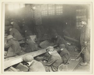 Ein Blick auf Arbeiter im Ewen Breaker der Pennsylvania Coal Company
