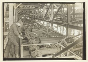 Brecherjungen werden nicht mehr benötigt, dies ist ein moderner Brecher von Lewis Wickes Hine