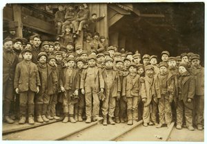 Breaker Boys, die Kohle von Hand sortieren bei Ewen Breaker der Pennsylvania Coal Co, South Pittston, Pennsylvania, 1911