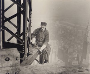 Empire State Building im Bau von Lewis Wickes Hine