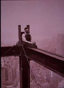 Empire State Building im Bau, zeigt einen Arbeiter bei einer Pause