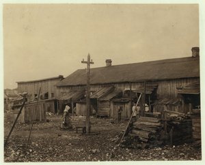 Unterkunft für etwa 50 Mitarbeiter der Maggioni Canning Co., Port Royal, South Carolina, umgeben von Marschland und auf einem alten Muschelhaufen, 1912