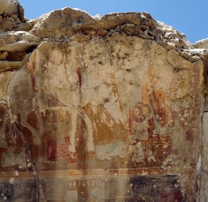 Überreste von Fresken einer byzantinischen Kirche in Ruinen in Preveli, Kreta, Griechenland (Foto)