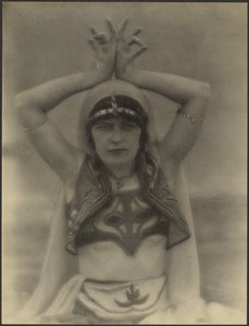 Nautch-Mädchen von Louis Fleckenstein