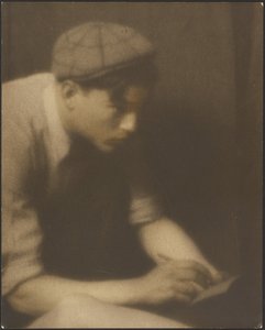 Porträt eines jungen Mannes, der eine Notiz schreibt von Louis Fleckenstein