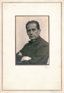 Walter Gropius von Louis Held