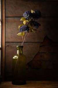 Stimmungsvolle Blumenflasche
