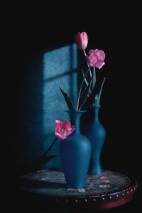 Rosa Tulpen blaue Vasen