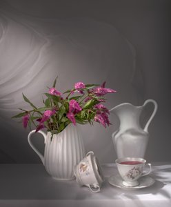 Elegante Teestundenblumen von Margareth Perfoncio